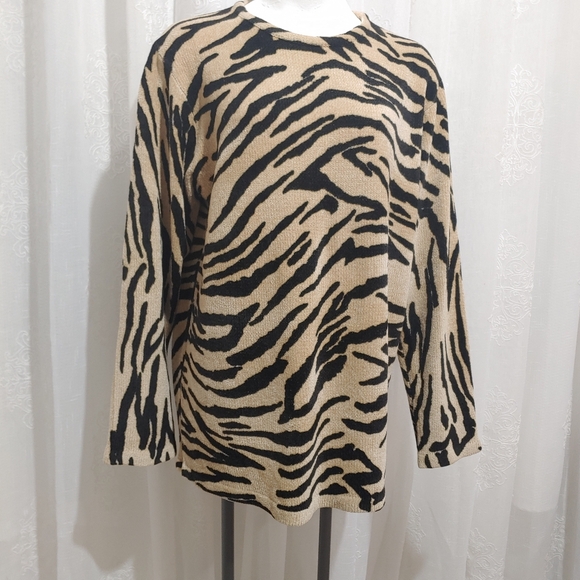 Vintage women's pullover sweater.  Size XL - Picture 2 of 9